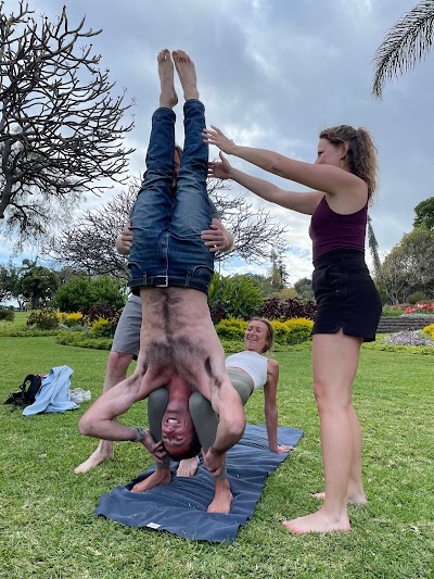 AcroYoga-Madeira-1-1.jpg