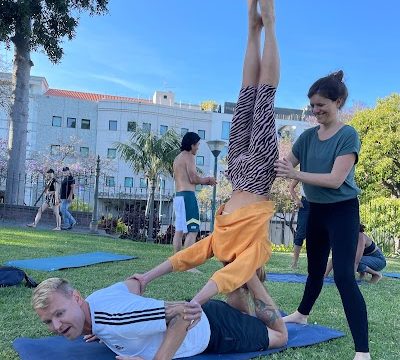 AcroYoga-Madeira-2-1.jpg