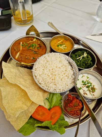 BASMATI-INDIAN-NEPALI-RESTAURANT-4-1.jpg