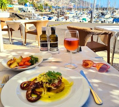 Restaurante-Marina-Terrace-4-1.jpg