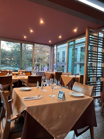 Taj-Mahal-Indian-Restaurant-Madeira-3-1.jpg